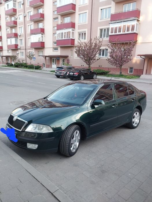 Машина у горпому стані усе зроблено по ходові і двигун