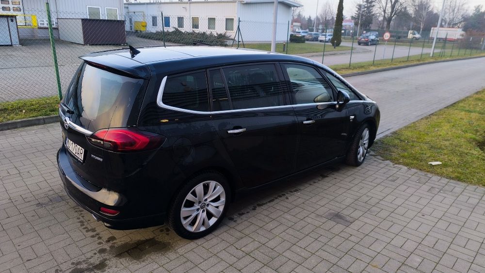 Opel Zafira biturbo 195kM OPC 2013