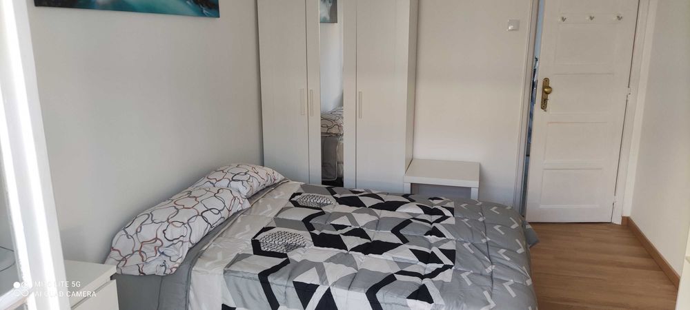 Quartos centro Lisboa. Metro Saldanha. Está disponível.