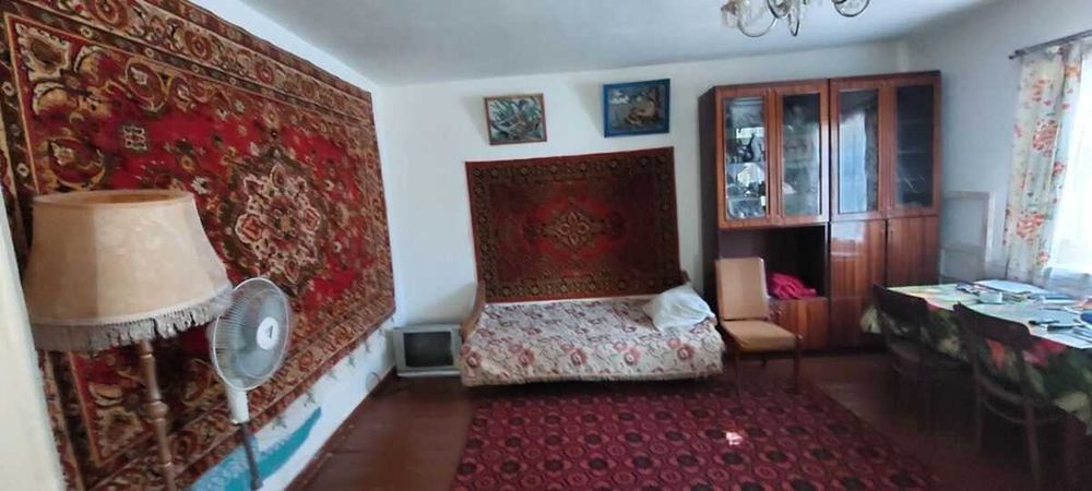 Продаж будинку з комунікаціями