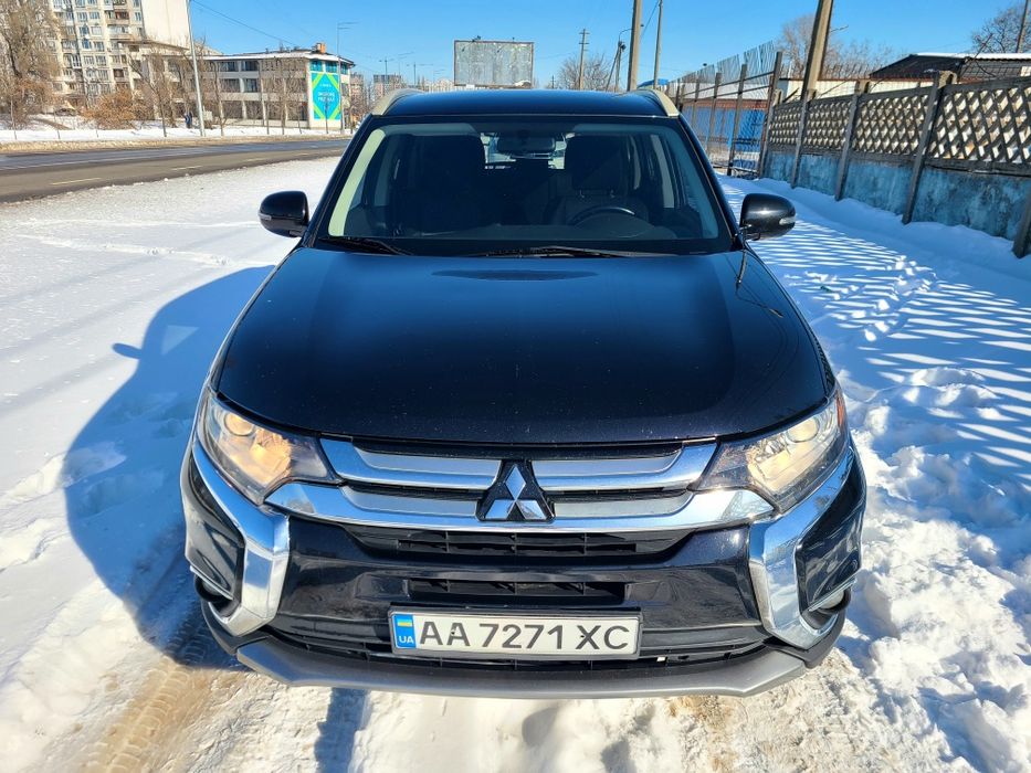 Mitsubishi Outlande 2017 2.4 газ-бензин