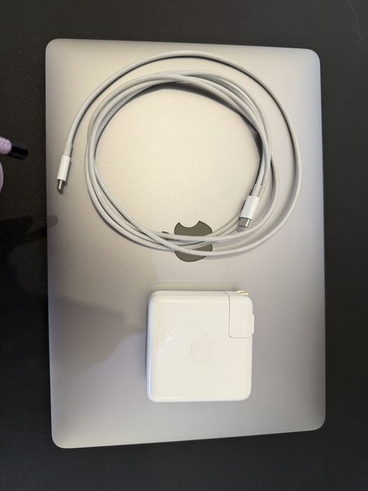 Macbook pro M1 13” 8/256