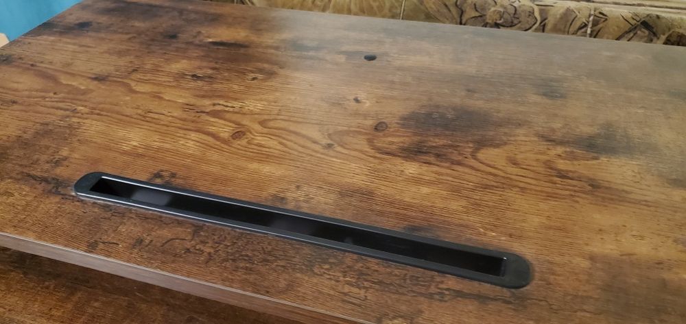 Podstawka pod laptopa i monitory – ergonomiczne rozwiązanie do pracy