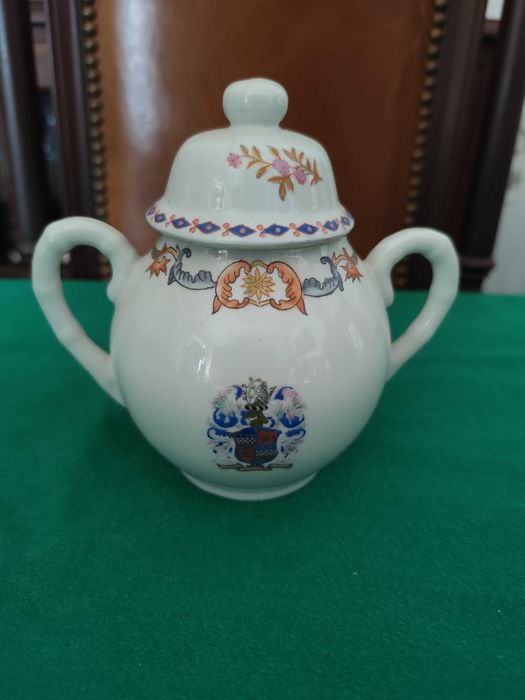 Conjunto de chá em porcelana armoriada - Venda ou troca