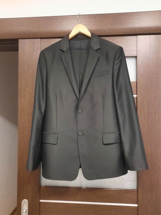 Czarny garnitur Lazar M