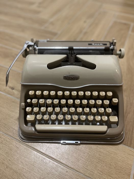 Maszyna do pisania dwukolorowa Triumph