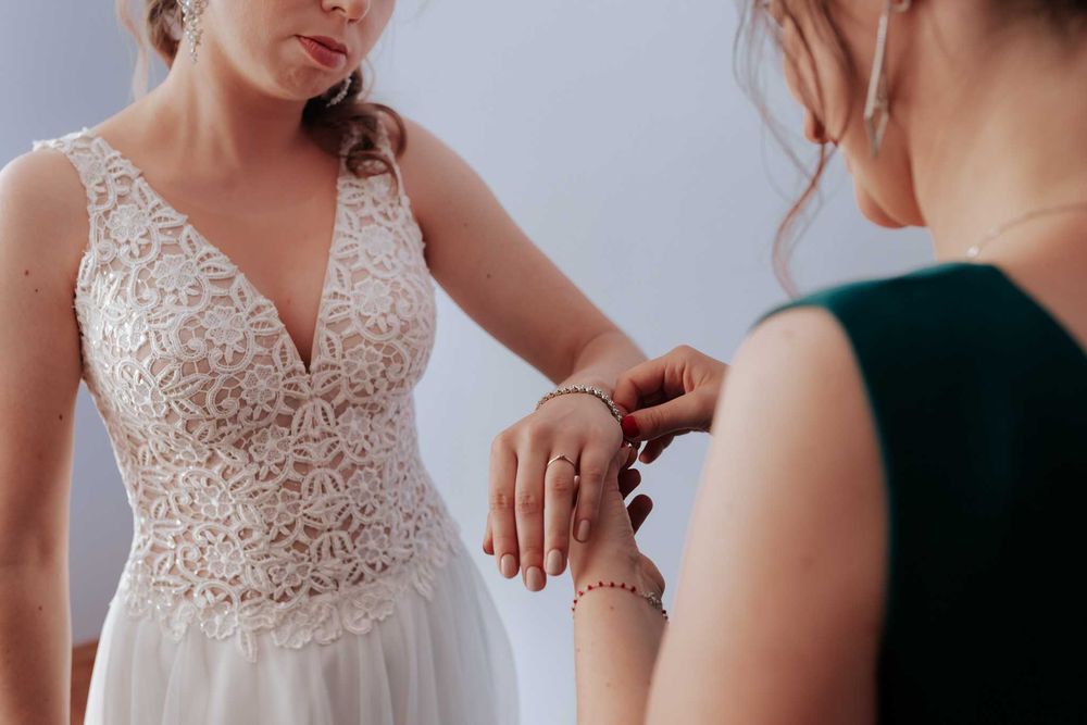 Lekka suknia ślubna BOHO z koronkową górą i zwiewnym dołem – rozmiar38