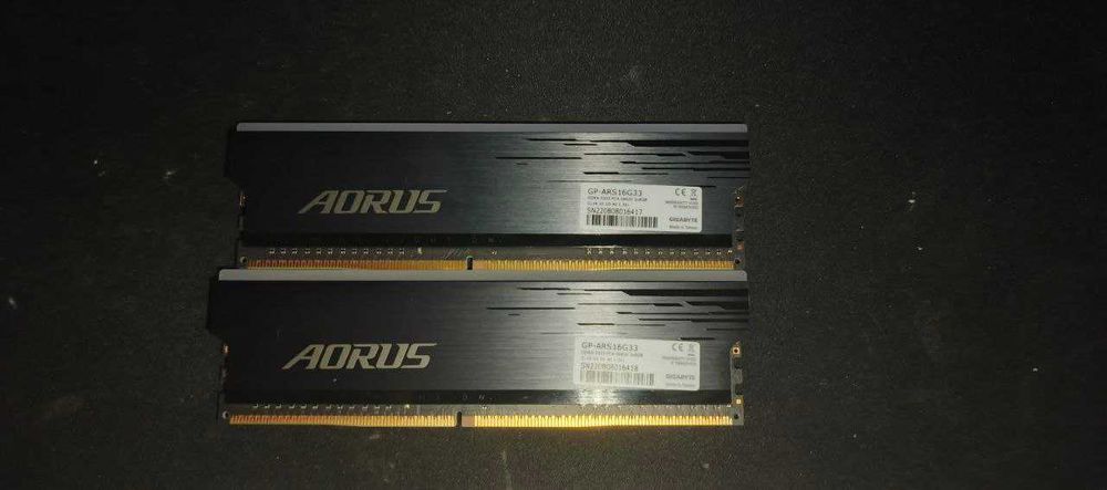Оперативна пам'ять ddr4 16 gb 3333mhz Gigabyte Aorus RGB