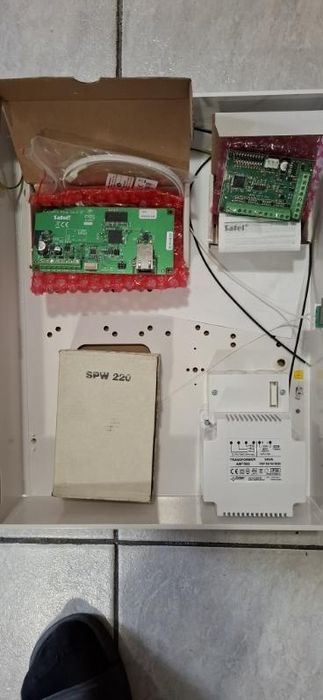 Zestaw alarmowy SATEL-INTEGRA 64