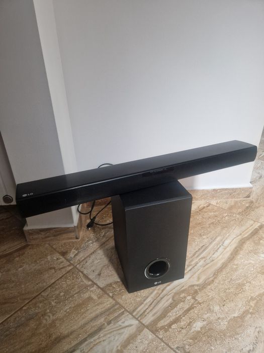 Soundbar i subwoofer LG bluetooth
