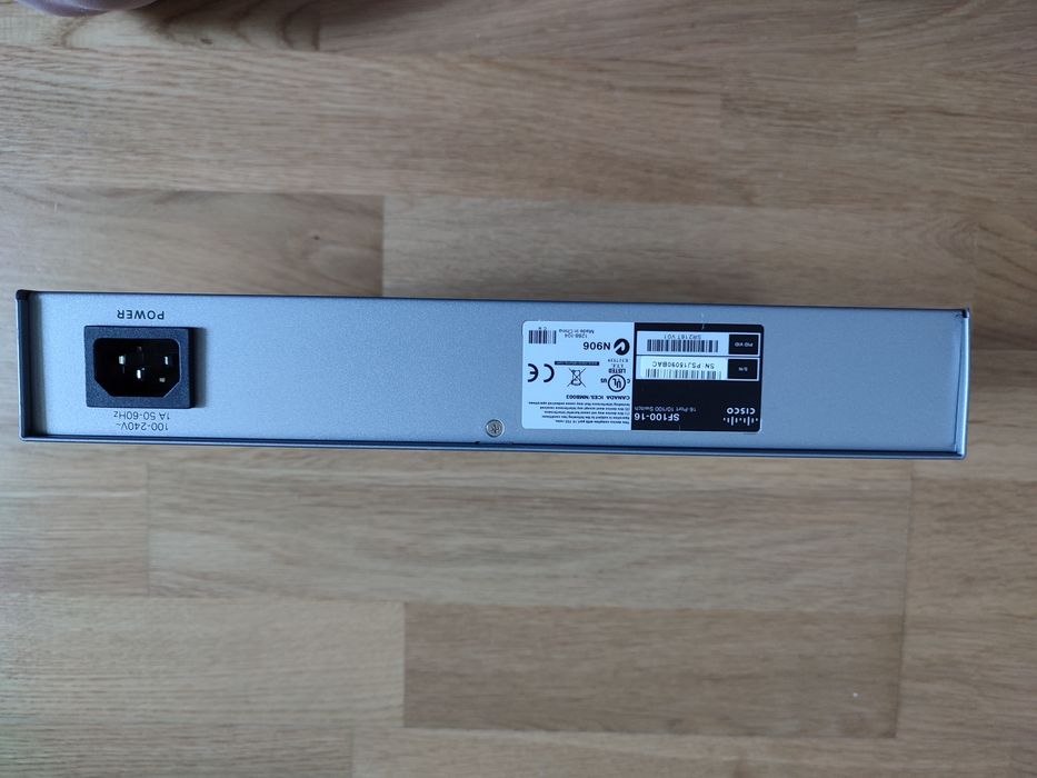 Switch Cisco SF 100-16