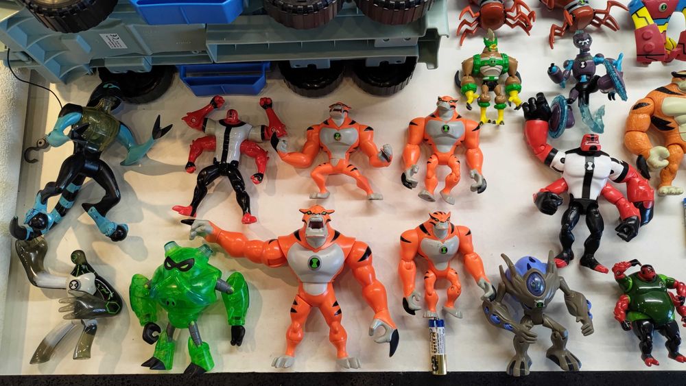 Бен 10 Бен тен ben 10 ben ten алмаз силач вогонь рідкісна машина база
