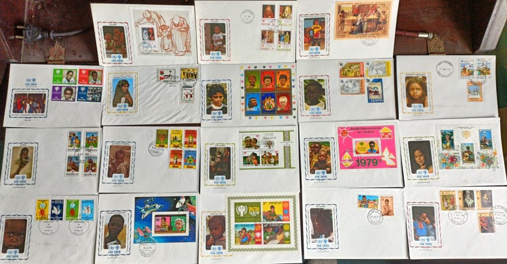 Lote composto por 71 Envelopes de 1º Dia (FDC) oficiais com selos temáticos emitidos pela UNICEF em dezenas de países. Excelente estado de preservação