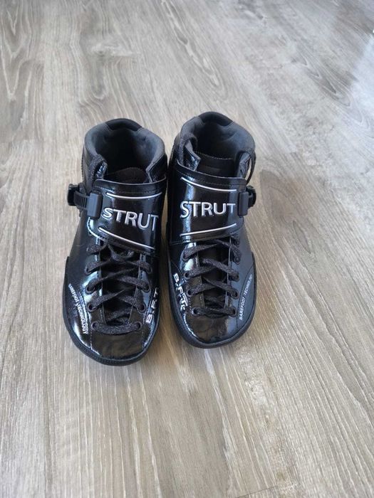 Buty Luigino Strut Black Marka Luigino Rolki