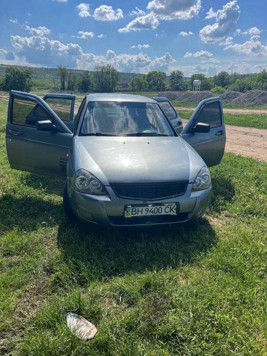 Продам машину приора хорошие состоянии
