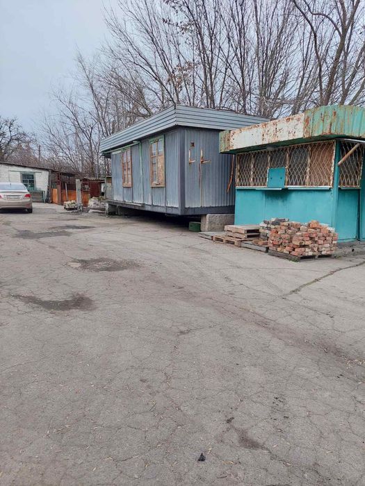 Продам складське приміщення з приватизованою  ділянкою