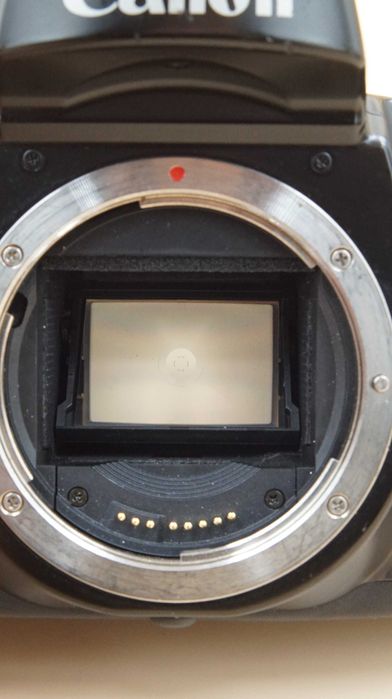 Aparat Canon EOS 100QD