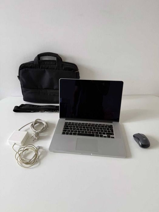 MacBook Pro Retina 15" Mid 2014 i7 2.2GHz 16GB + Carregador + Mala + Rato