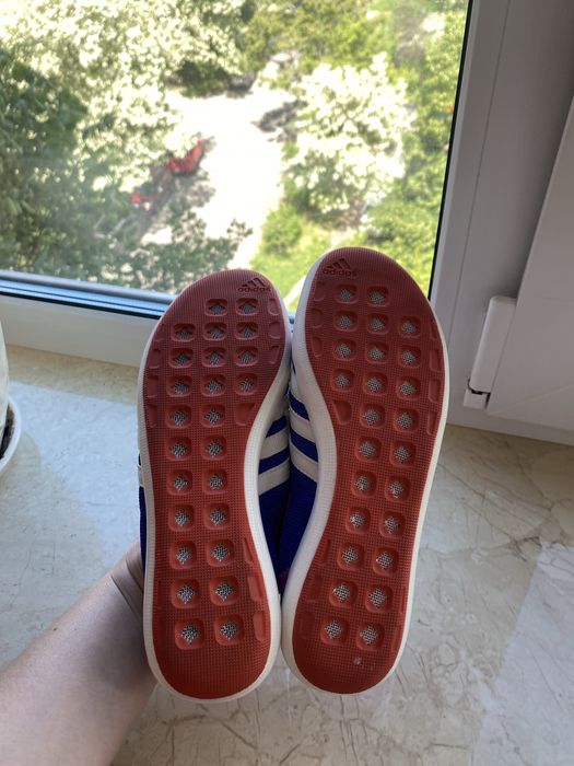 Фірмові кросівки Adidas