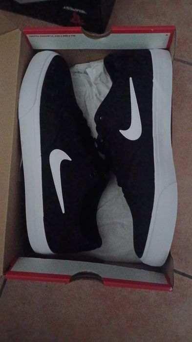 Ténis Nike Charge novos