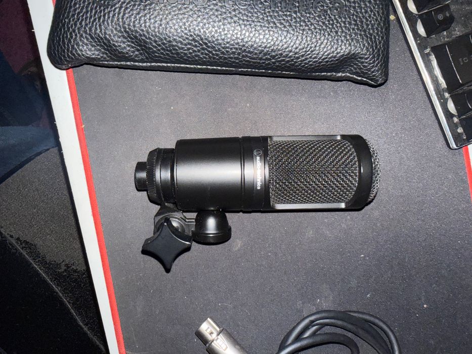 Microfone Áudio Technica At2020