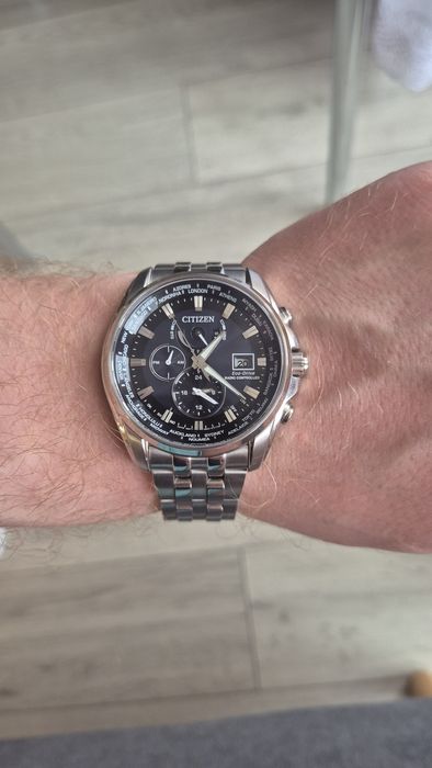 Zamienię Citizen Eco-Drive Radio Controlled Szafir wieczny kalendarz