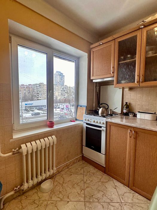 Архипенка 8, перша здача 3-к квартири, є газ, метро Оболонь!