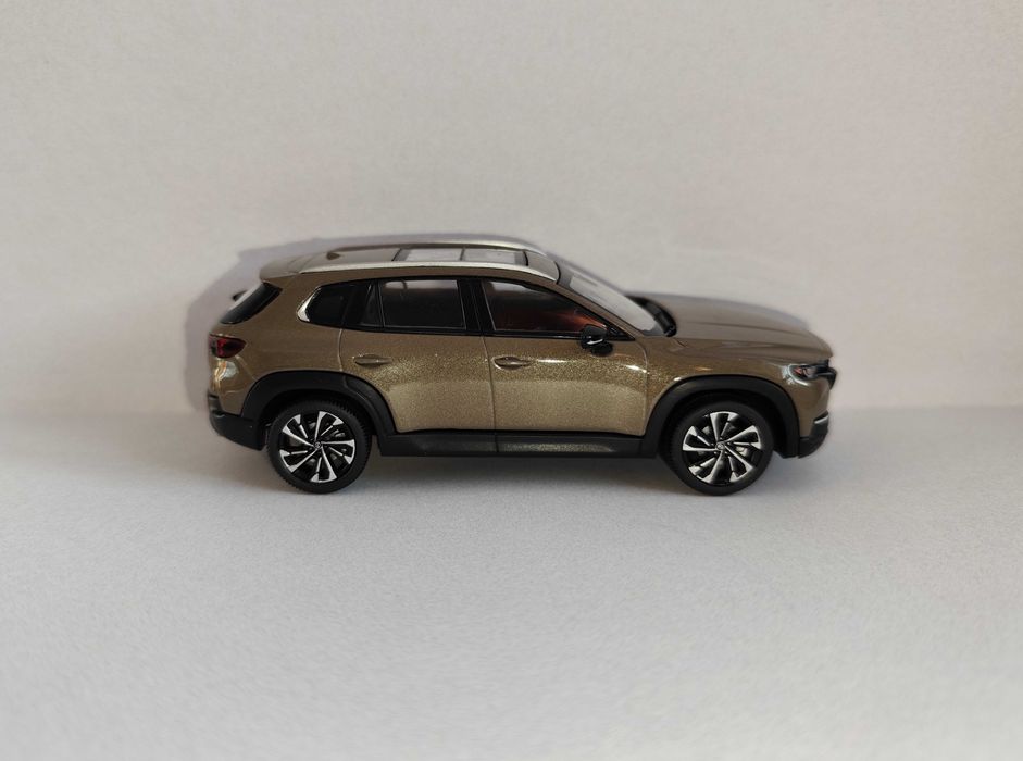 Mazda CX-50 та Mazda 3 1:43