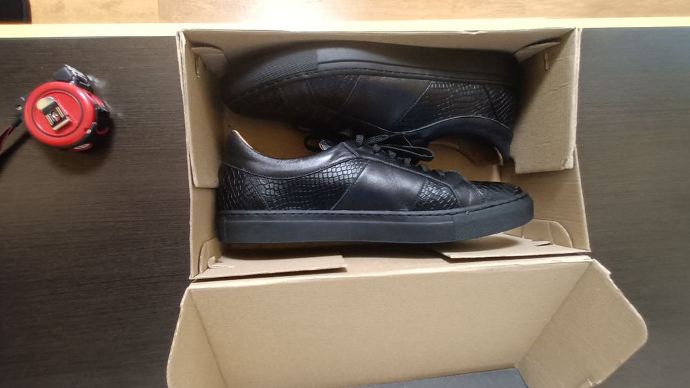 Туфлі чорні  кожані