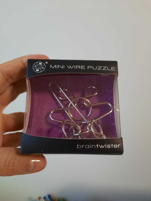 Mini wire puzzle