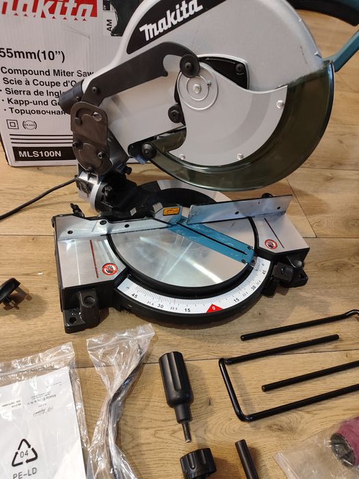 Piła ukosowa Makita MLS100, 1500wat, 255mm