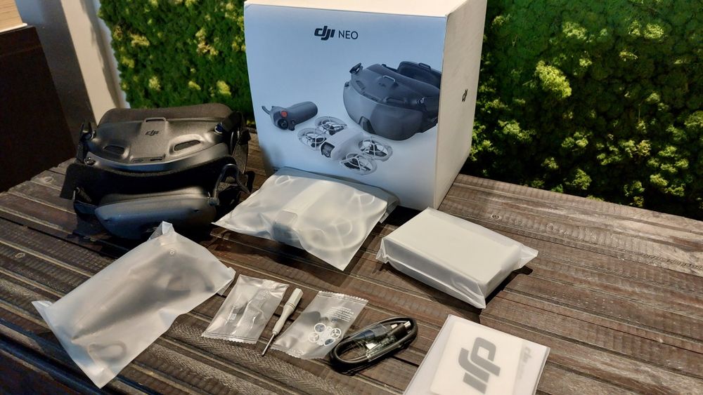 NOWY dron DJI neo