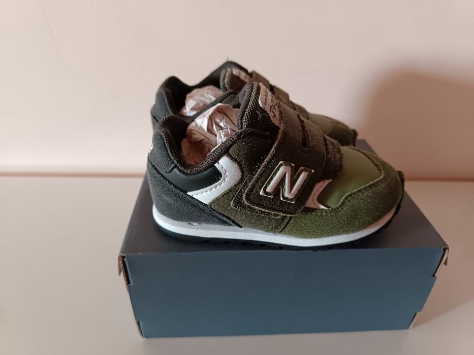 Tênis New Balance tamanho 23