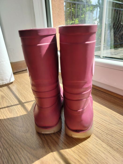 Gumowce, kalosze, buty 28-29 migające podeszwy.