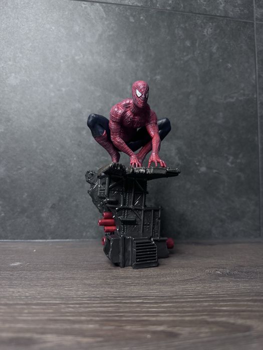 Статуетка Spider-Man Тобі Магуайр — сцена з “Нема шляху додому”, нова