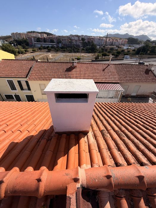 LAVAGEM DE TELHADOS | REMOÇÃO DE MUSGO E SUJIDADE  Dê uma nova vida ao seu telhado!