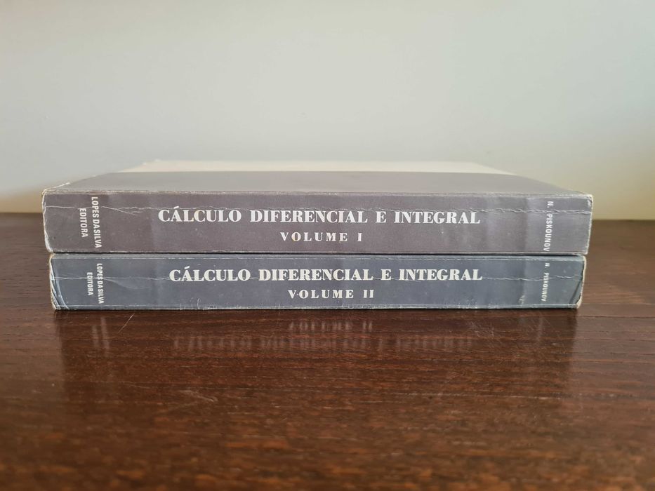 Cálculo Diferencial e Integral - Volume I e II