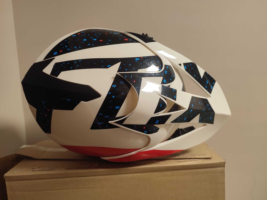 Kask do roweru, crossowy dla enduro lub mtb marki FOX