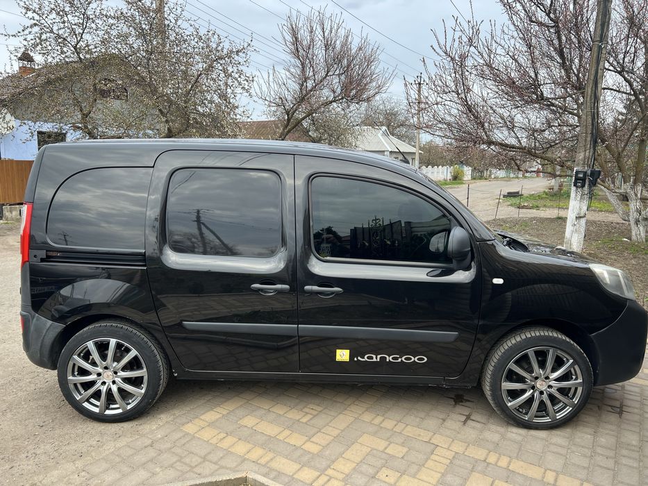 Renault.    kangoo