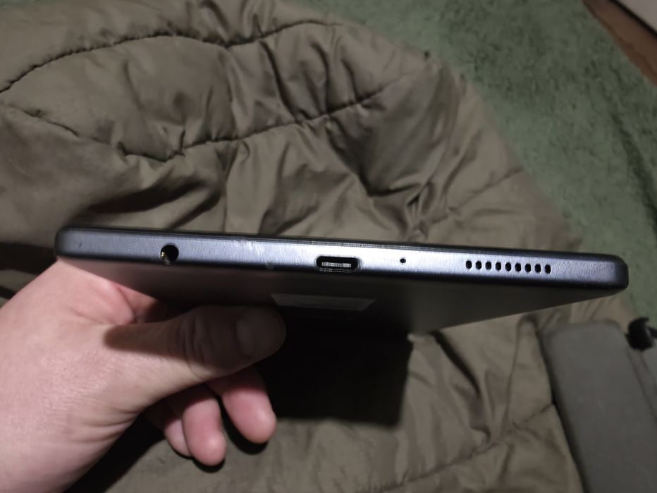 Продам планшет Samsung A7 lite 4/64