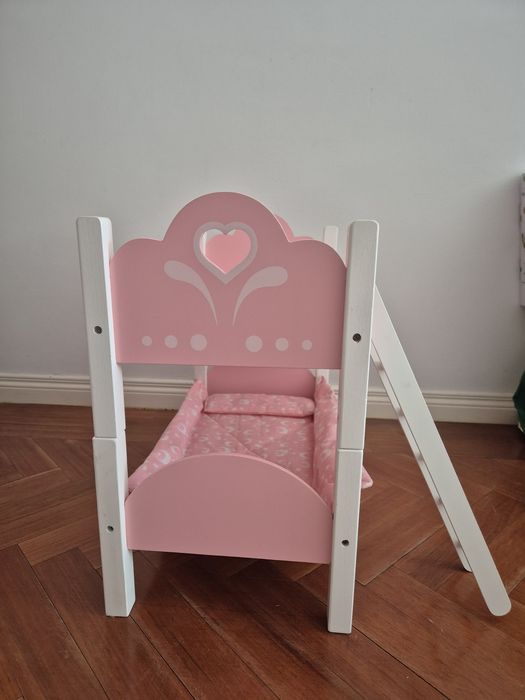 Beliche de Madeira para Bonecas com Escada e Roupa de Cama