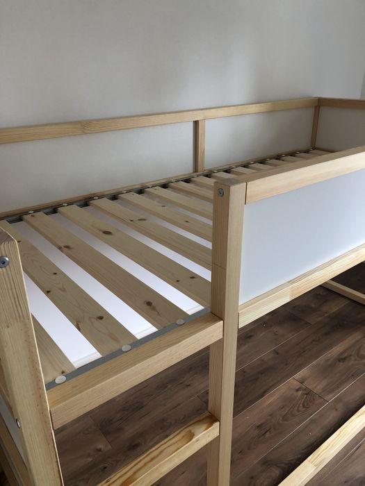 Cama Reversivel Kura IKEA com colchão incluido
