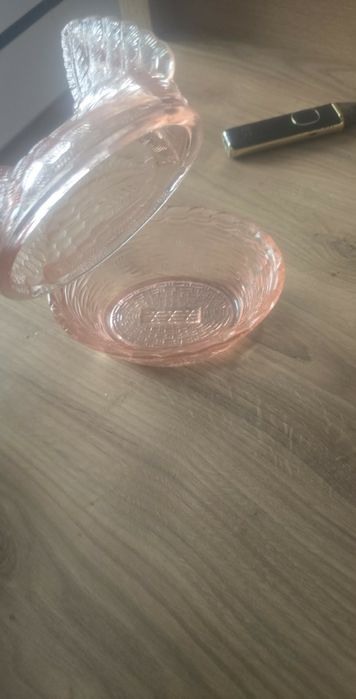 Kura z PRLu, piękna