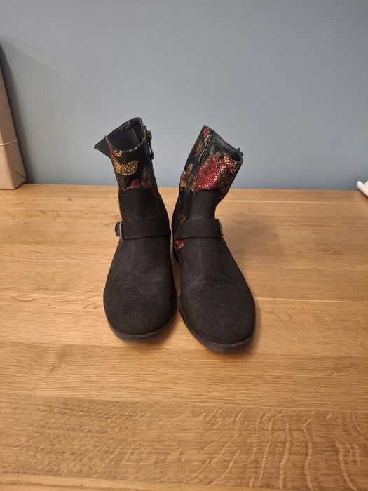 Czarne damskie botki 37 w kwiaty
