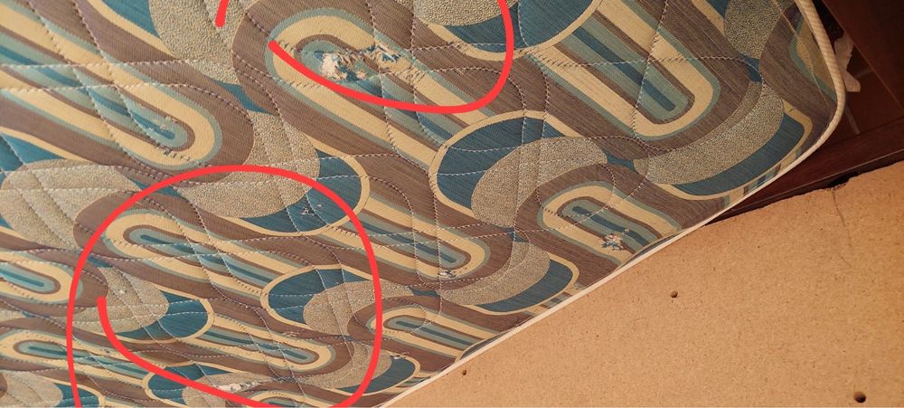 Camas de madeira de solteiro