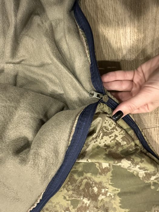 Продам спальный мешок (спальник) в камуфляже
