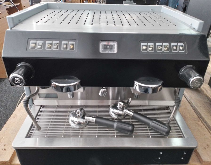 Кофемашина Bianchi Sara 2GR. Професійна кавомашина.