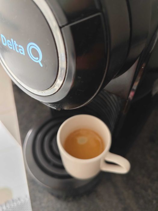 Máquina de Café Delta Q Qool Evolution Automática – Excelente Estado - pronta a utilizar