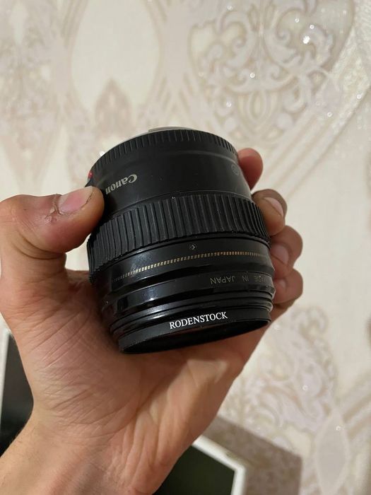 обектив canon ef 85mm f1.8