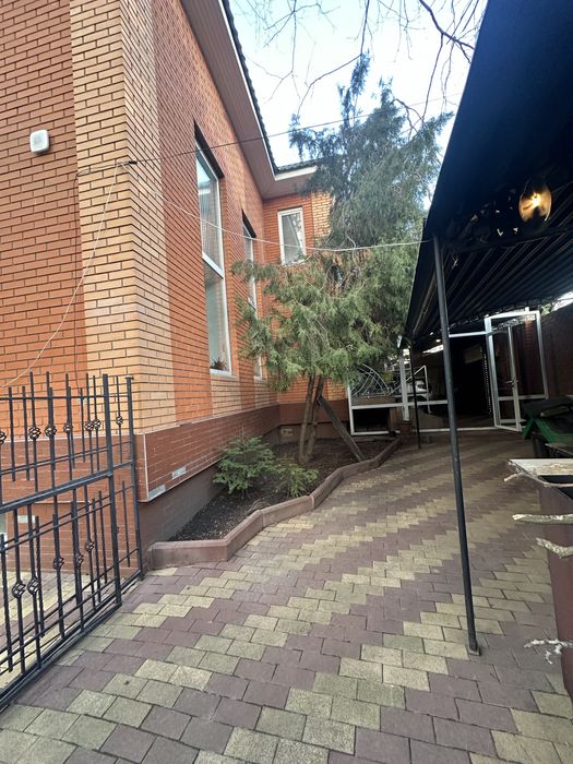 Продам Фасадный Дом на 10 Фонтана